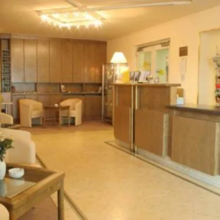 Отель Days