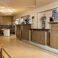 Days Hotel